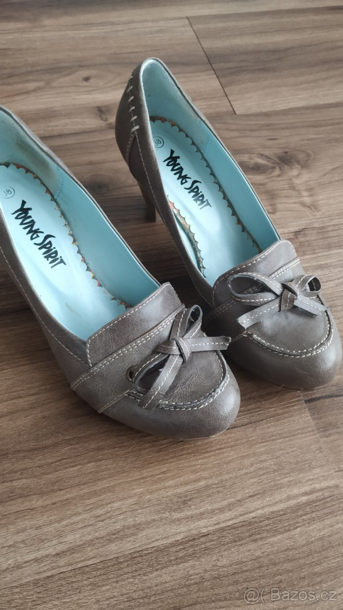 Boty na podpatku vel.38