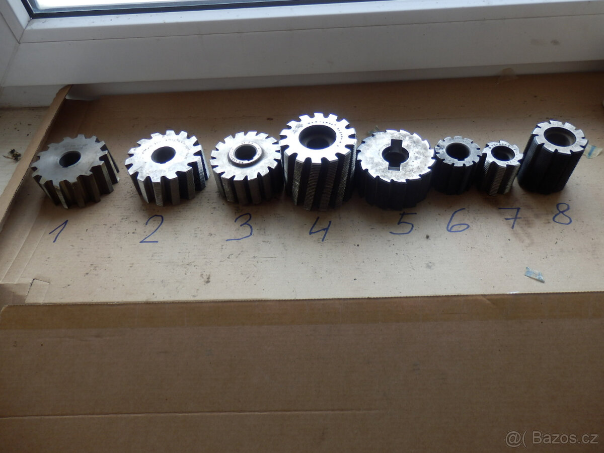 Závitové frézy nepoužité