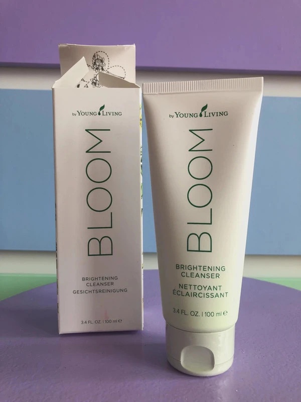 Young Living Bloom Brightening Cleanser - pleťový čistič