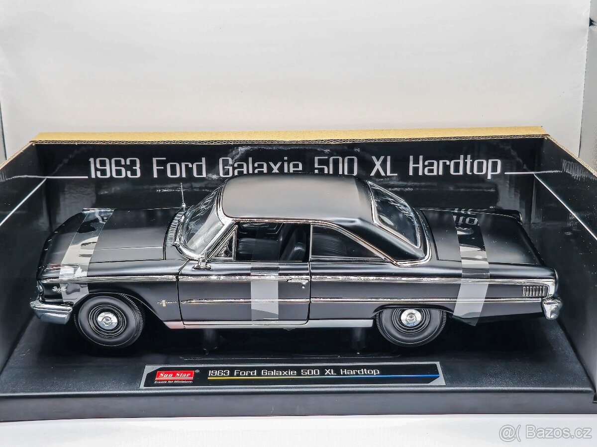 Ford Galaxie 500 1:18 Sun Star / Nový