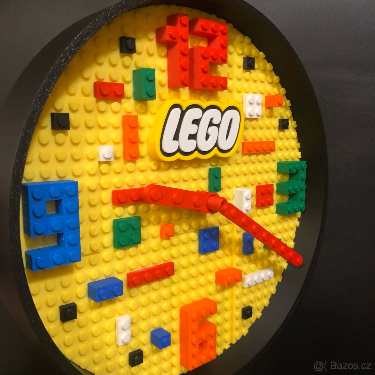 Lego nástenné hodiny