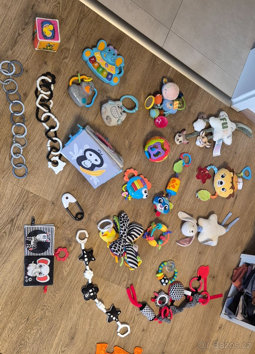 První hračky pro děti