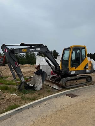 Pásový bagr Volvo EC55B