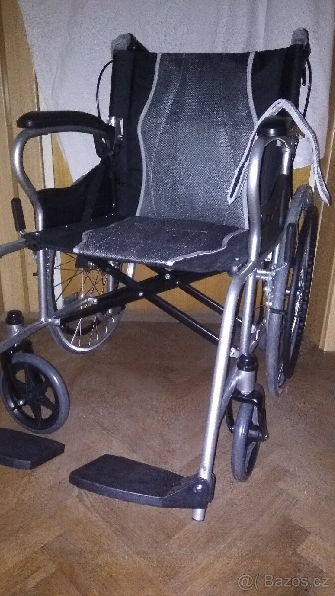 Vozik invalidni ultralehky+ antidekubitni matrace