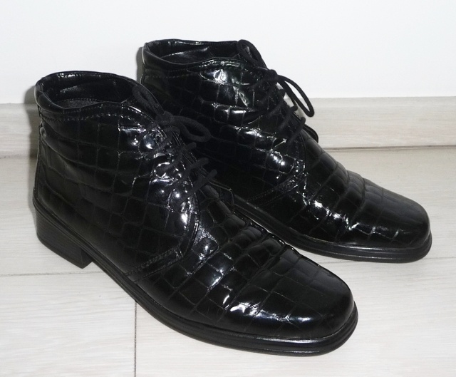 Kožené kotníkové lakované boty, vel. 41, zn. Gabor