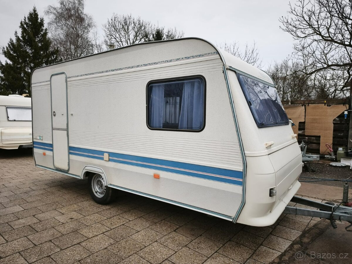 Adria 430 - předstan, zateplený karavan, SOLÁRNÍ SYSTÉM