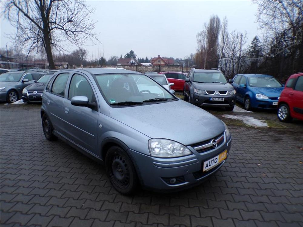 Opel Corsa 1,2 i KLIMA,TAŽNÉ ZAŘ.