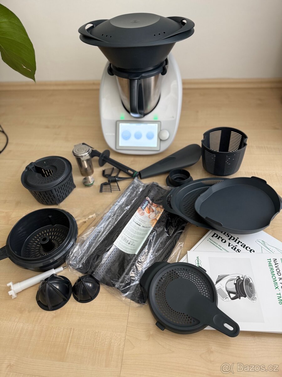 Thermomix TM6 s příslušenstvím