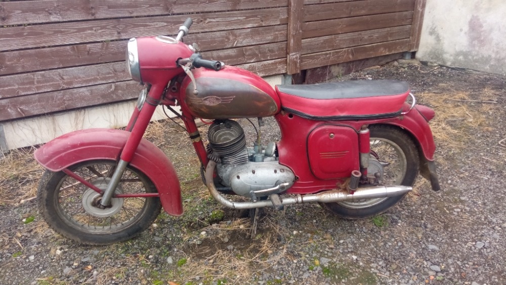 Jawa Kývačka 175