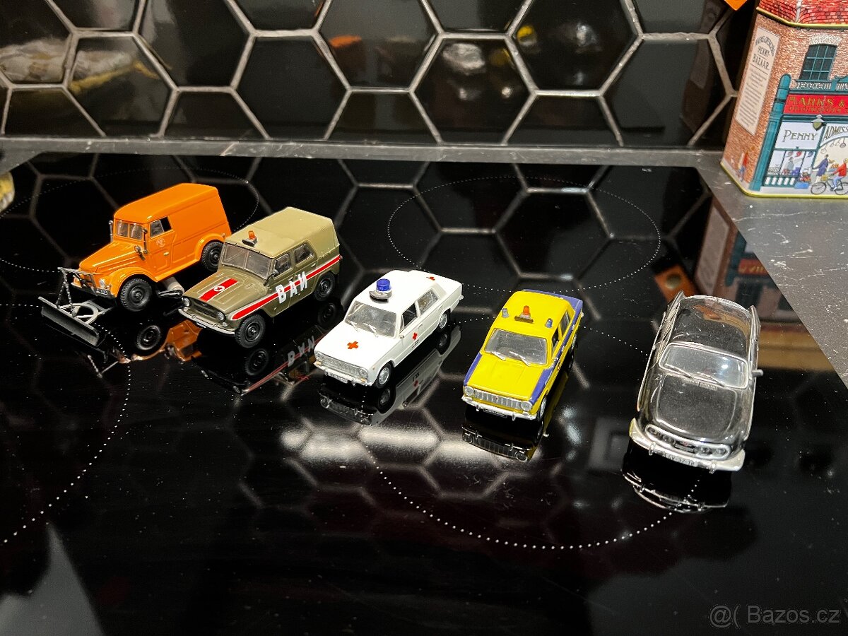 Modely aut 1:43 Deagostini