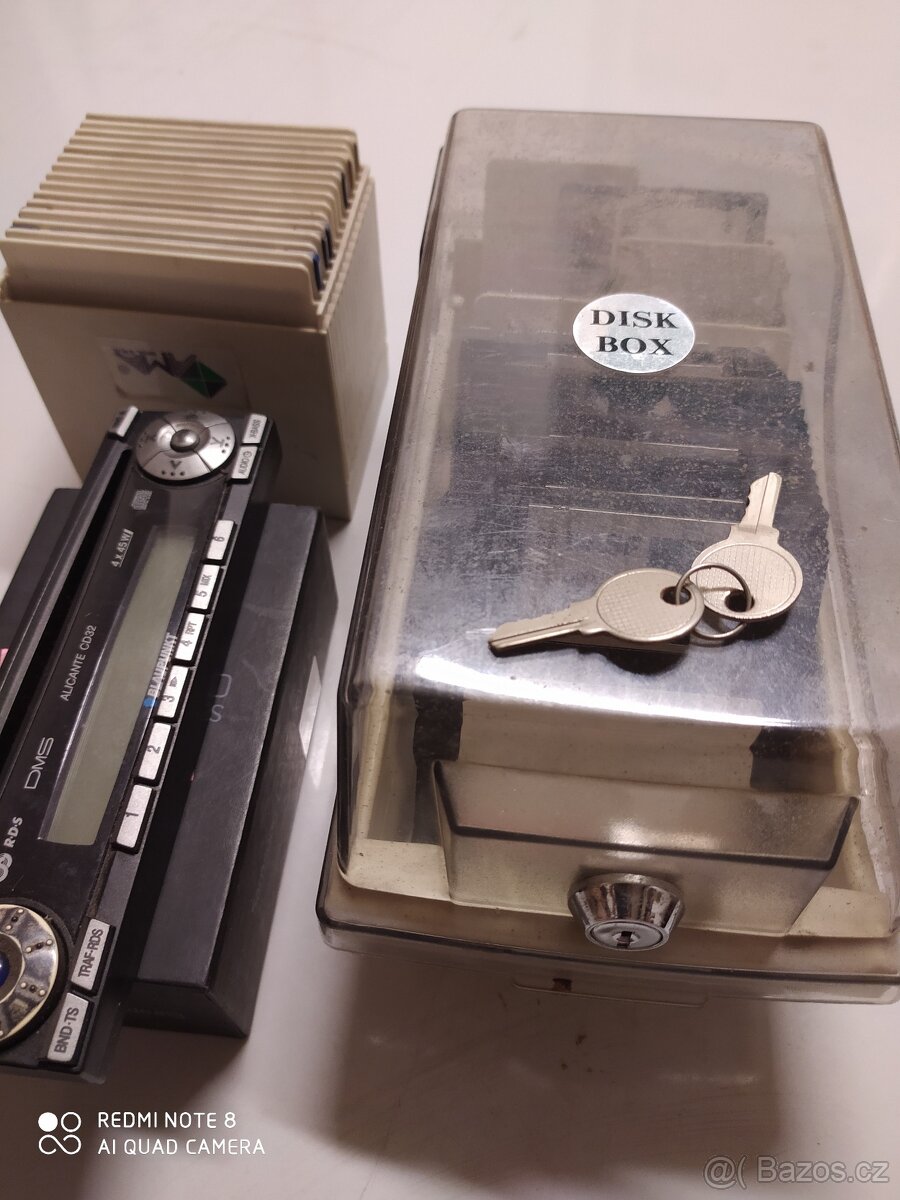 Boxy Plexi na 3,5' diskety, i zamykací.