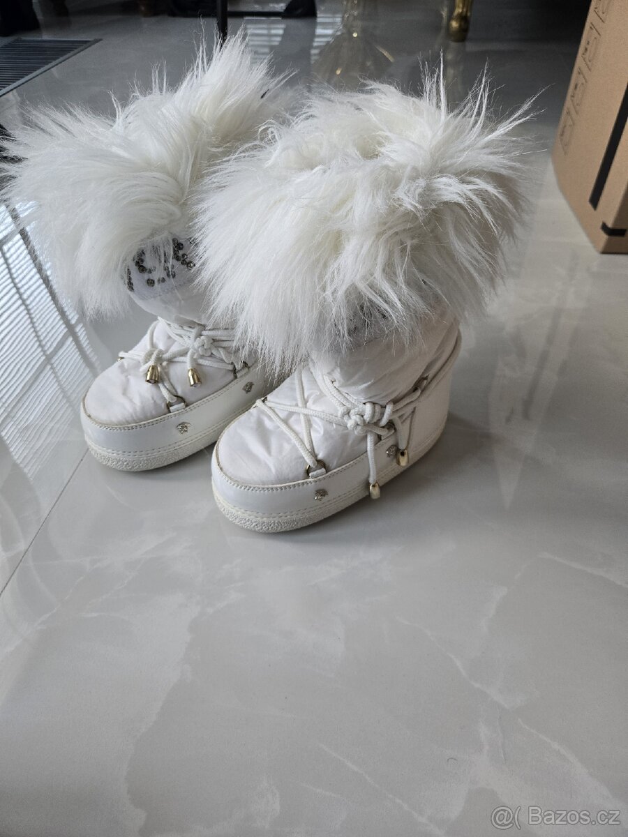 Versace sněhule