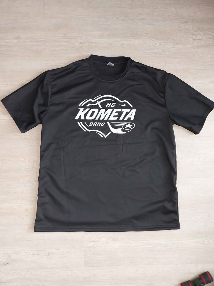 Nové tričko s logem Komety