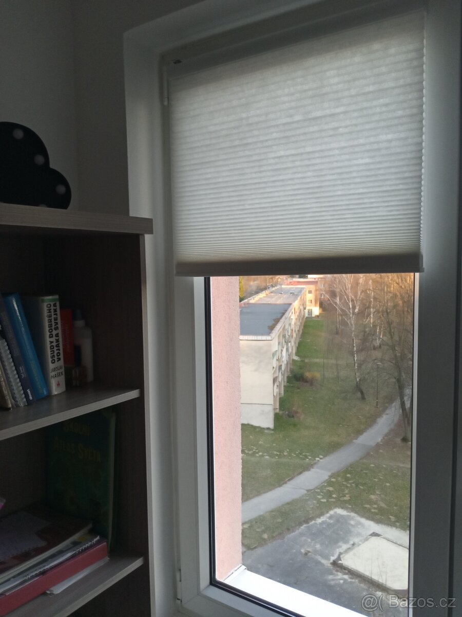 Prodam žaluzie (rolety)