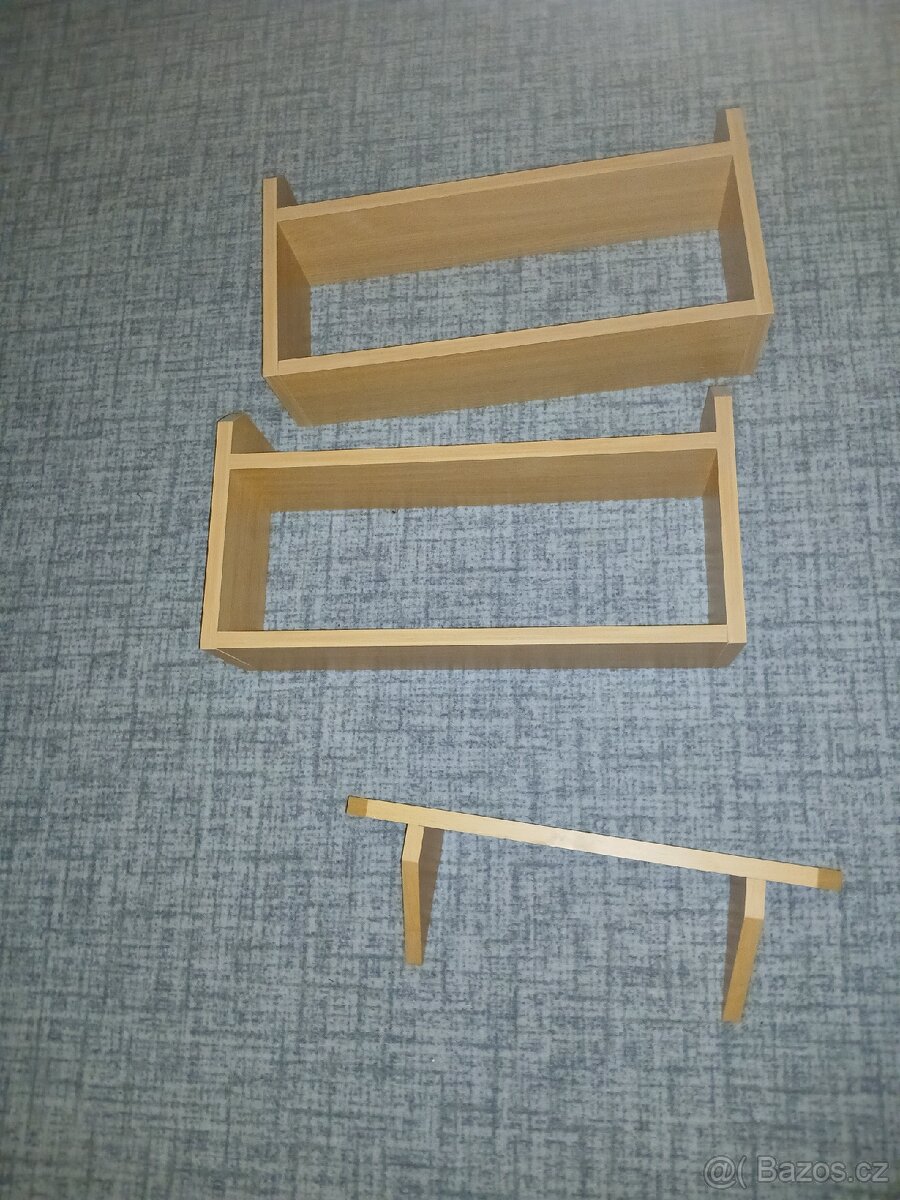 3x poličky Ikea