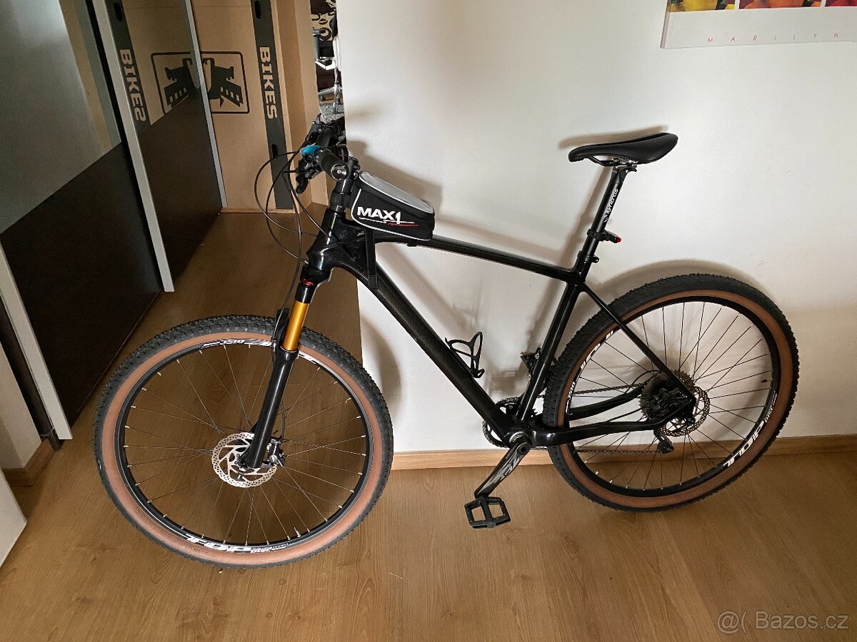 Karbonové horské kolo 29"