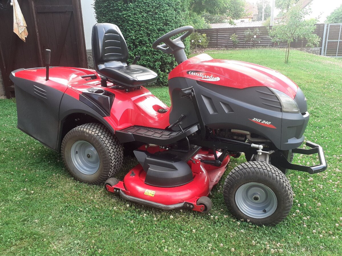 Zahradni traktor Castelgarden xhx 240