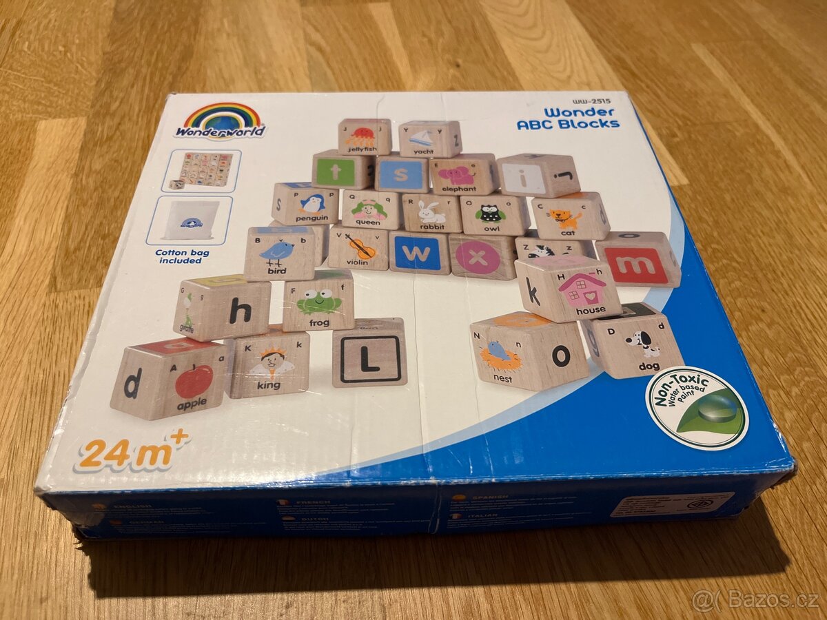 Dřevěné kostky s abecedou (anglicky)