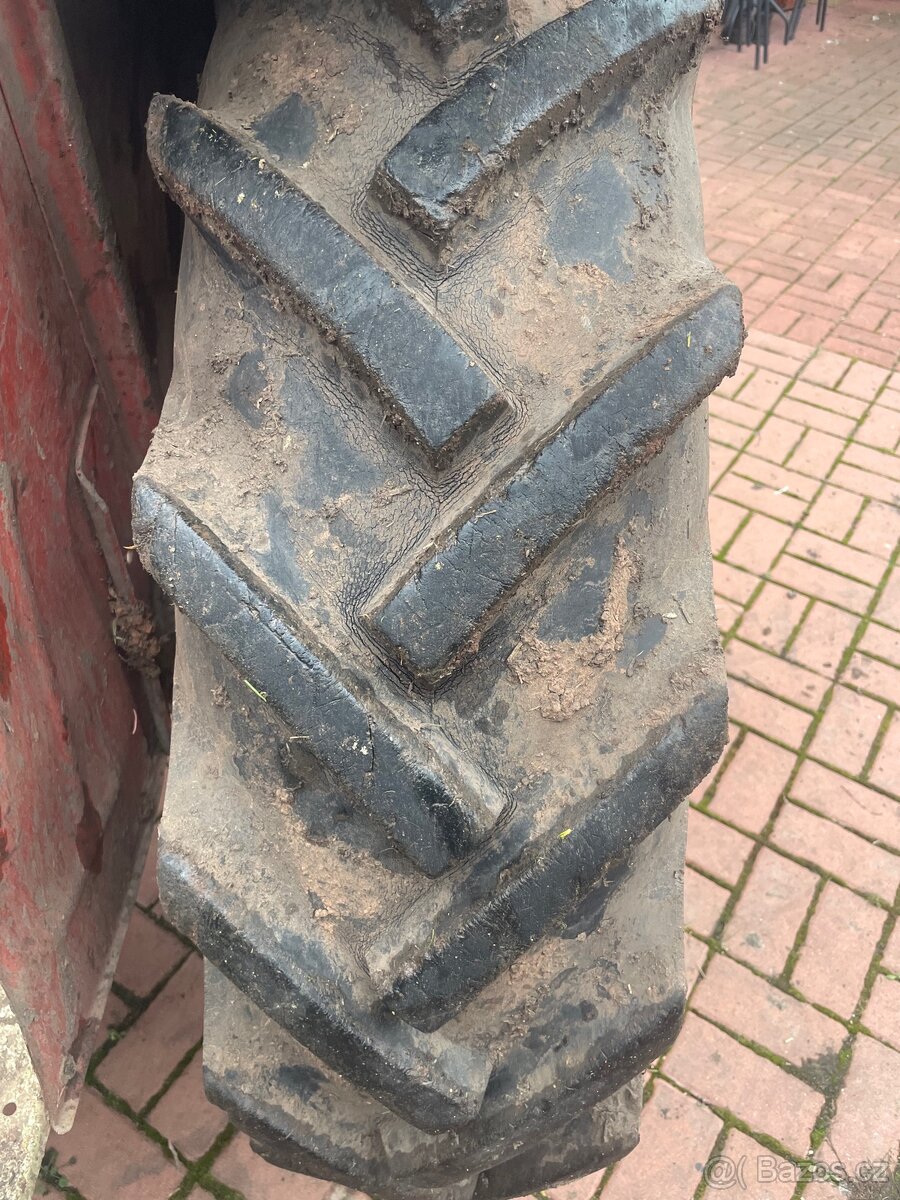 Koupím pneu 12,4-28