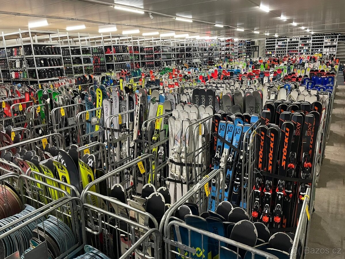 Lyže, lyžáky, Snowboardy, Snowboardové boty