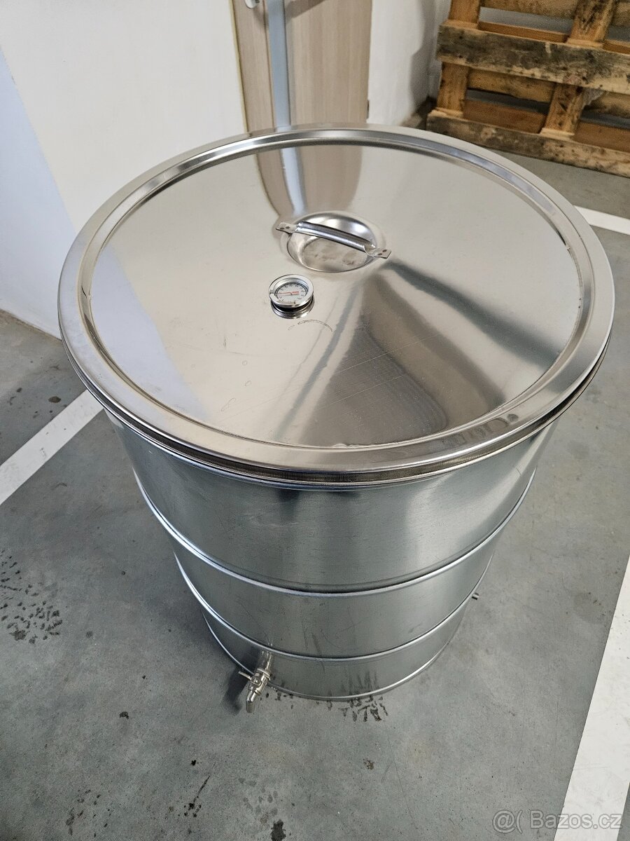 Napařovač sena pro koně 250L