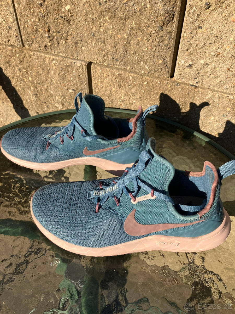 Tenisky NIKE vel 40,5