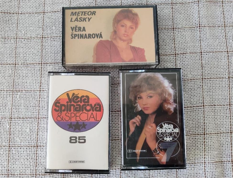 3 retro MC Věra Špinarová