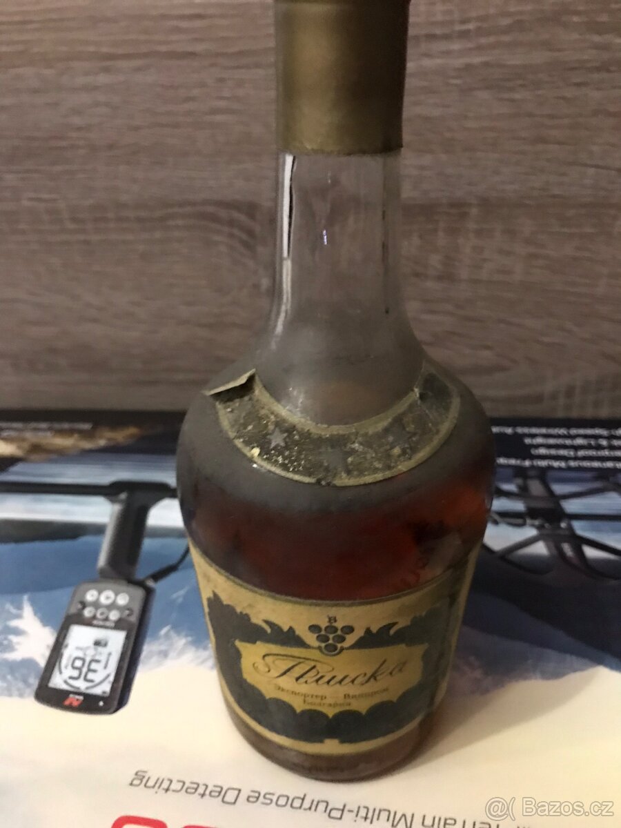 Stará láhev alkoholu