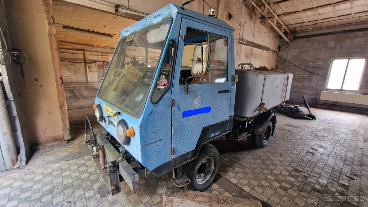 2x MULTICAR M 25 s cisternou