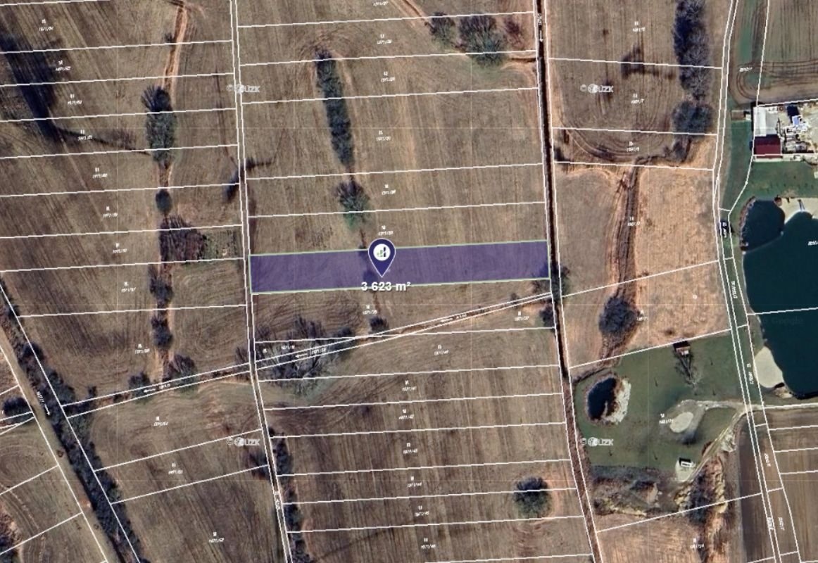 Prodej podílu 1/2 louky 1 812 m², Chropyně