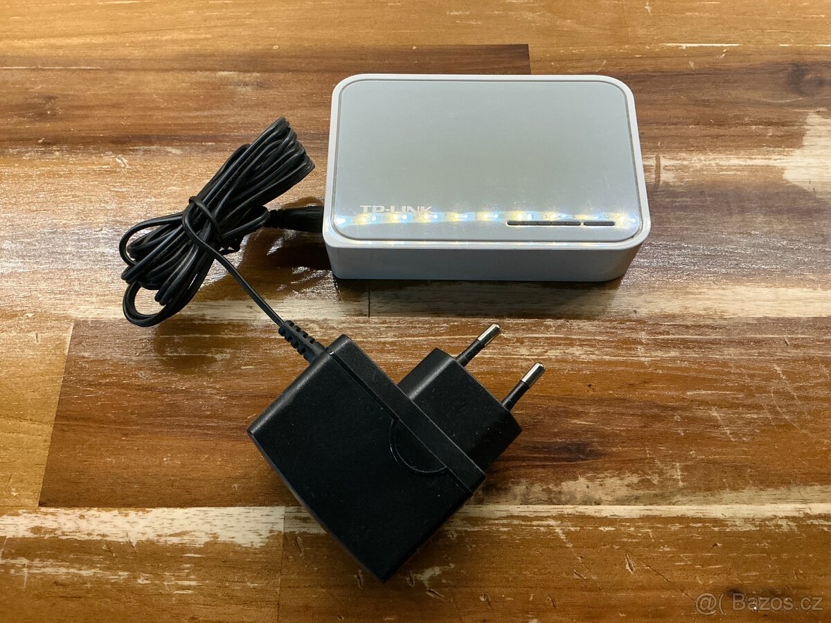 TP-LINK 5-portový Ethernet Switch (rozbočovač internetu)