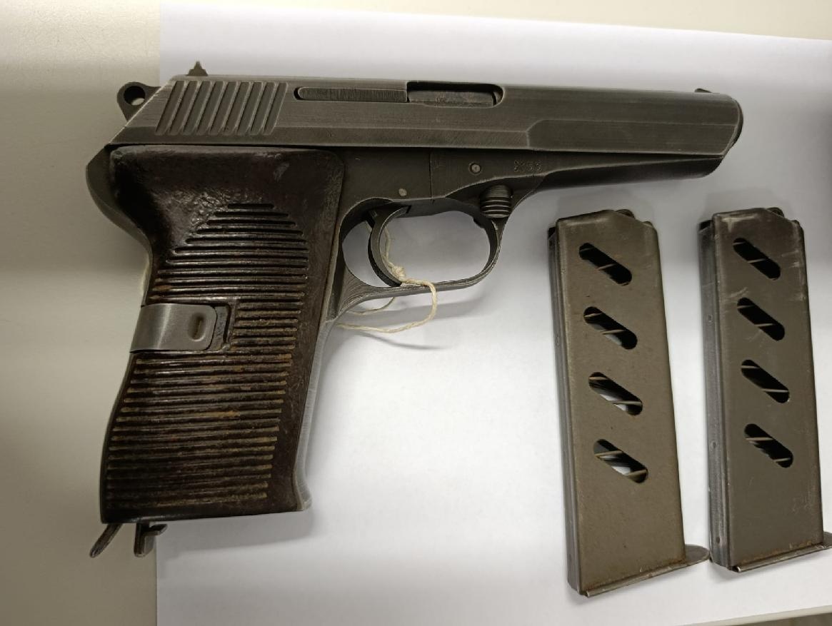 Samonabíjecí pistole ČZ 52