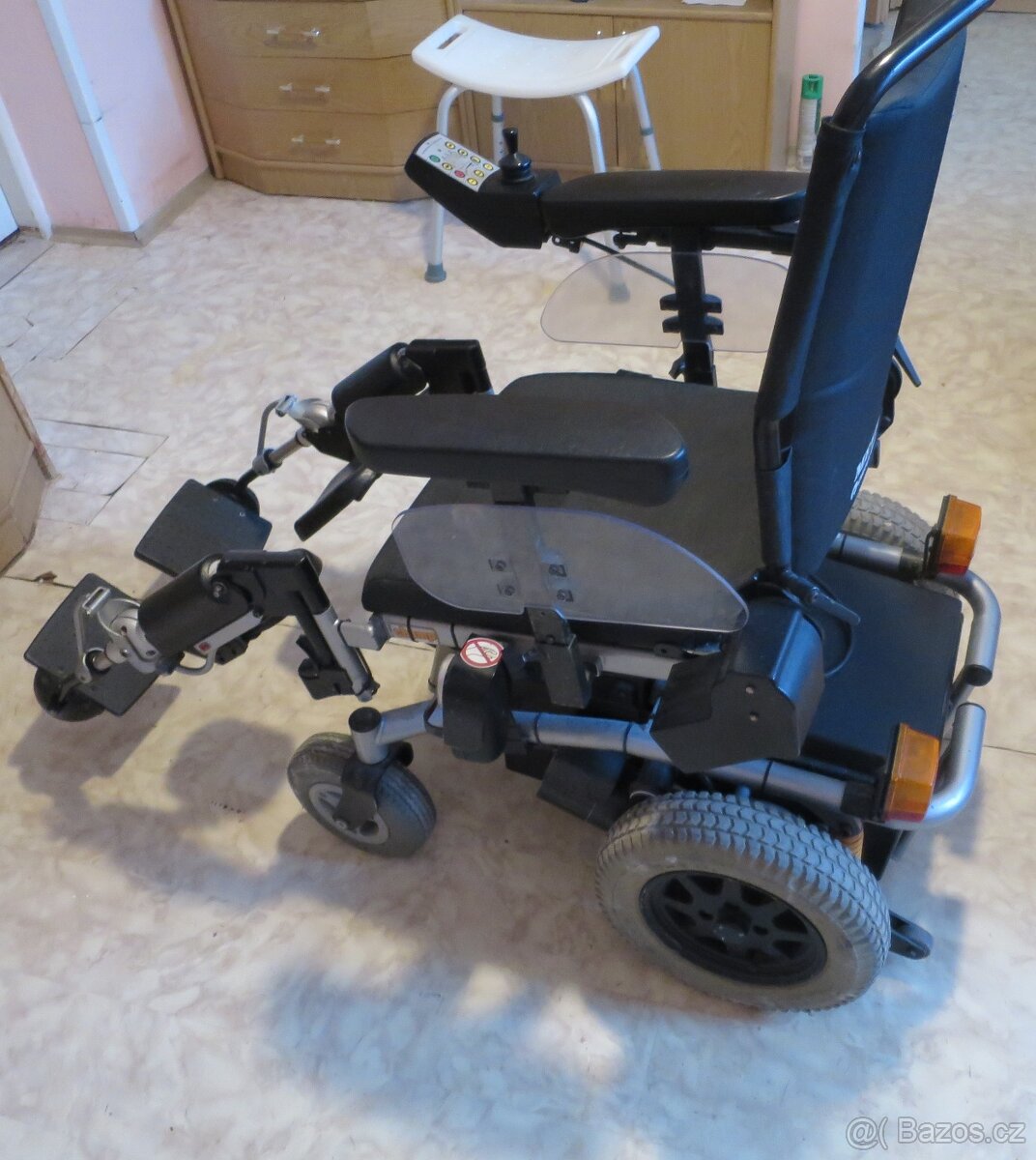 Prodám elektrický invalidní vozík Meyra Champ Lift.