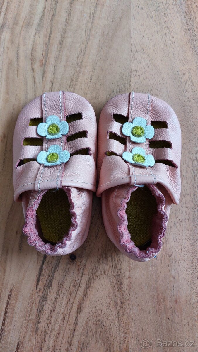 Dětské kožené capáčky s gumovou podrážkou, 12-18M