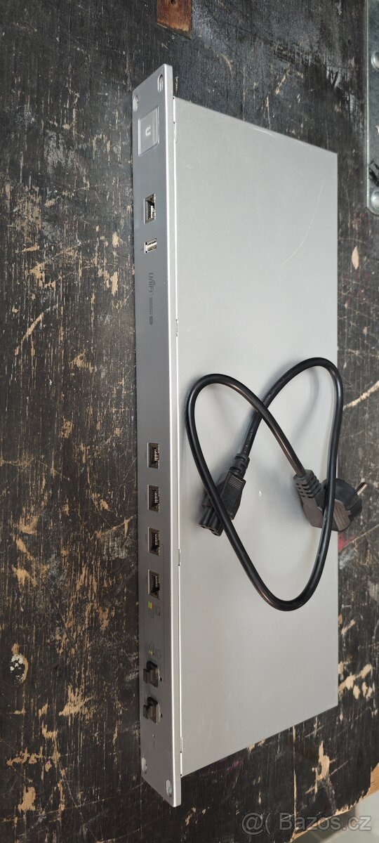 UniFi Security Gateway Pro 4 (USG-PRO-4)