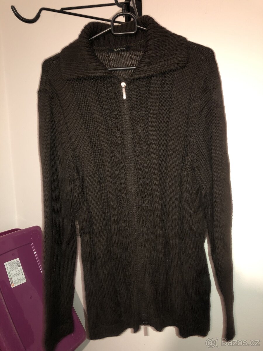 Svetr vel.M, 60 % virgin wool, 40% polyacryl. Zn. Elena Miro