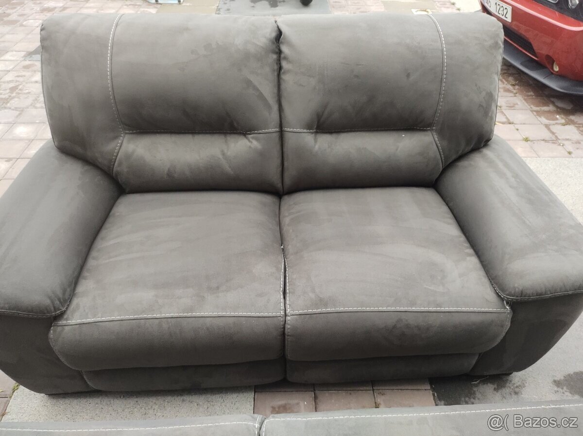 Masivní velká sedačka hnědá broušené um. kůže-nová