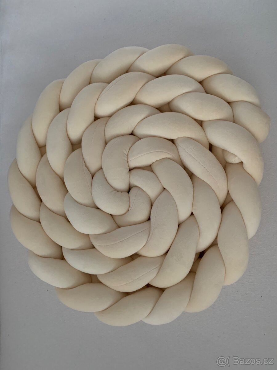 Nový krémový mantinel cop zaplétaný do dětské postýlky 3m