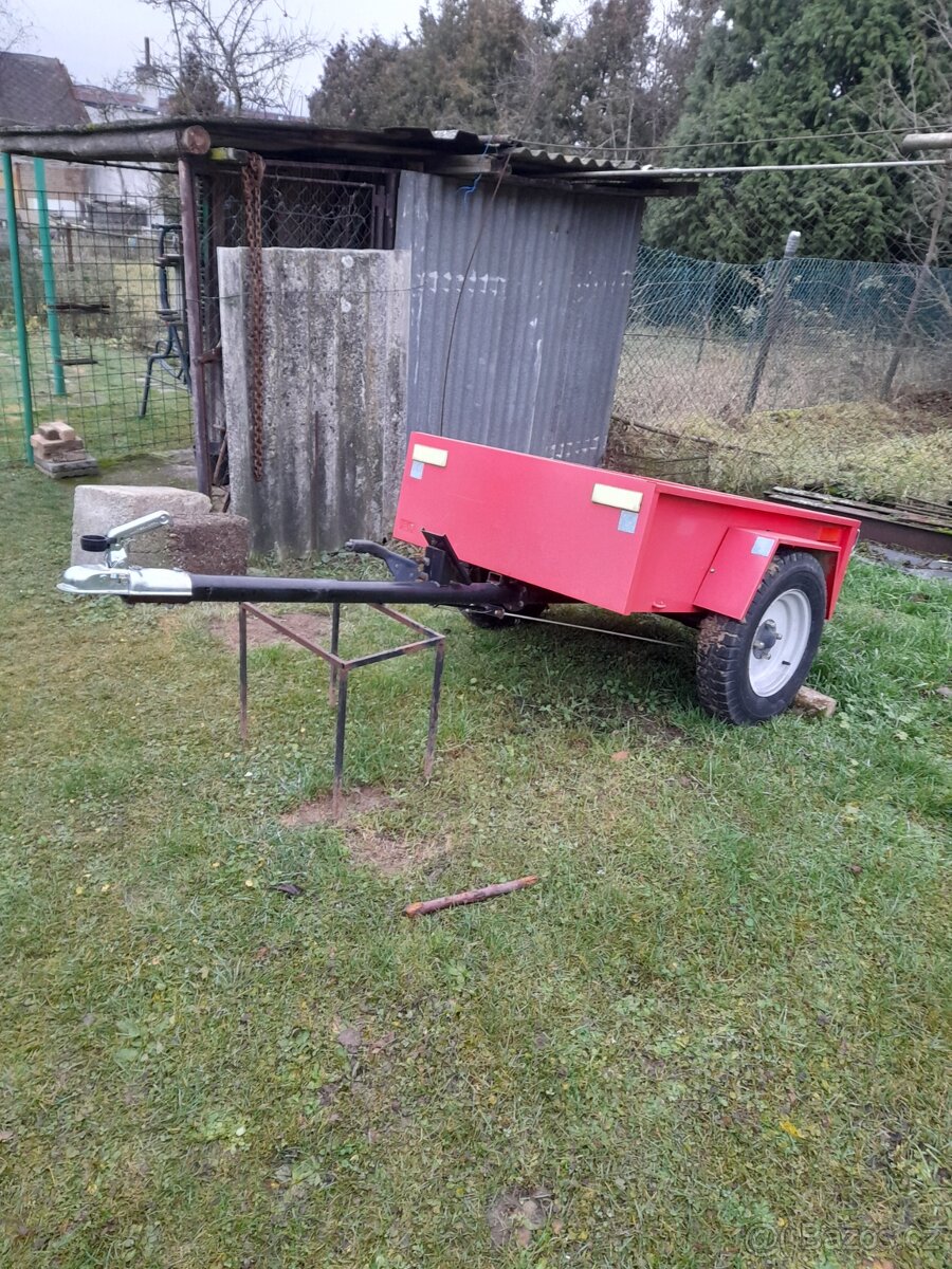 Vozík za čtyřkolku.