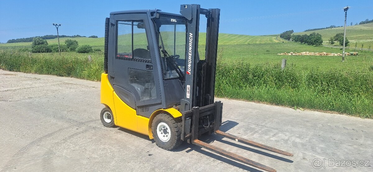 JUNGHEINRICH TFG 320S ROK 2013