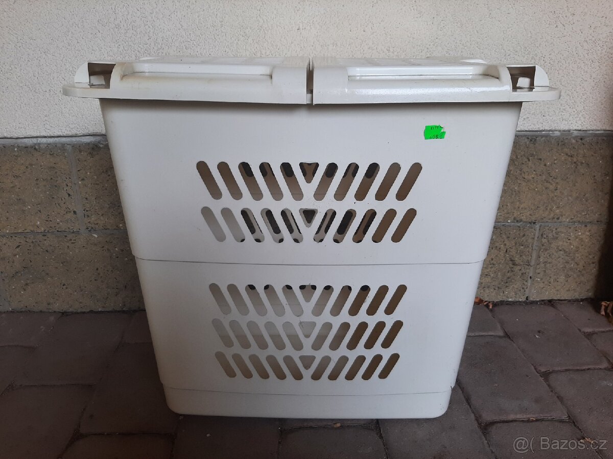 Plastový koš na prádlo