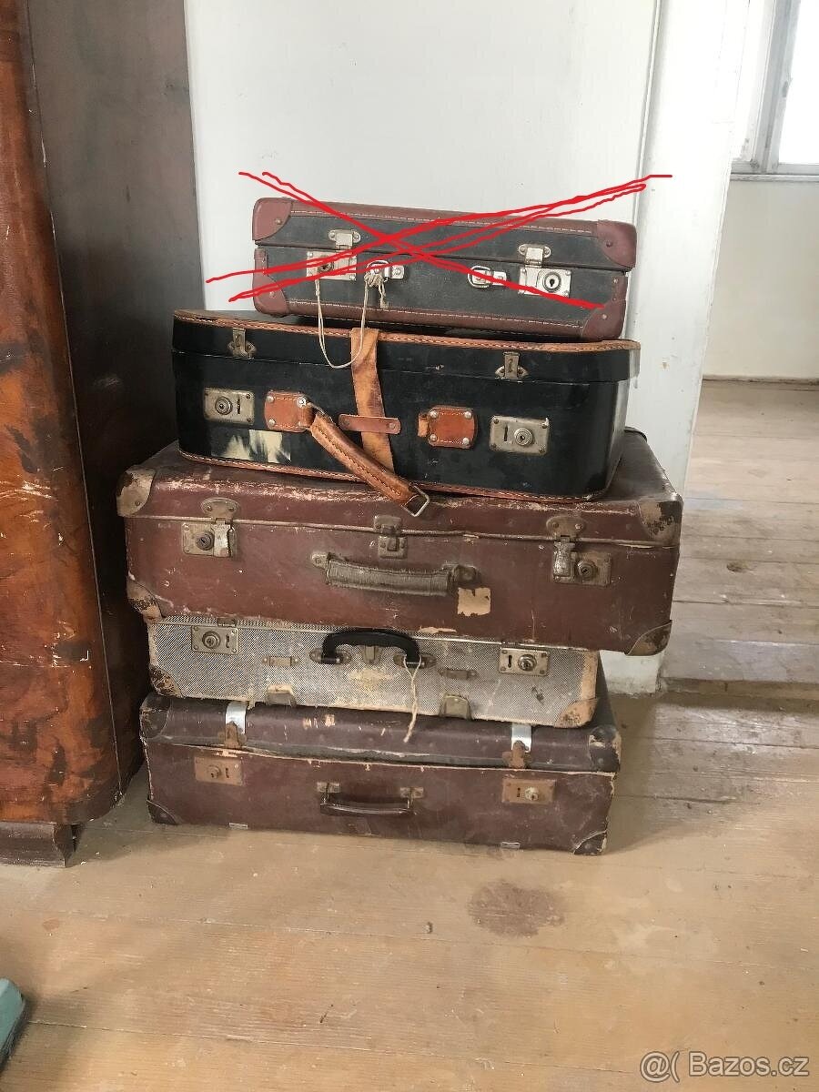 Starožitné kufry k renovaci - 100,- za kus, celkem 7 kufrů