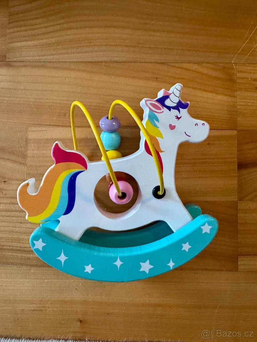 Hračka pro nejmenší labyrint jednorožec