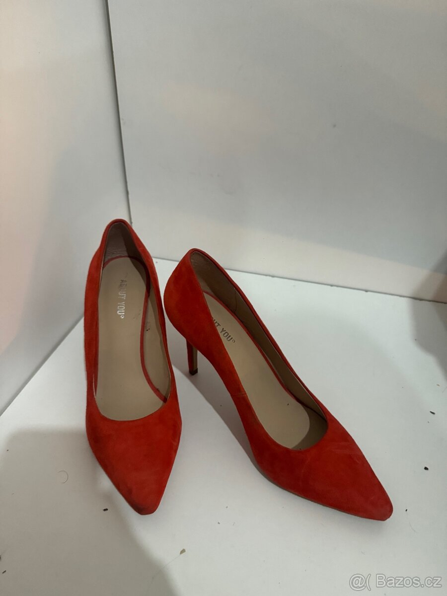 Červené a růžové lodičky (semiš ) vel. 39