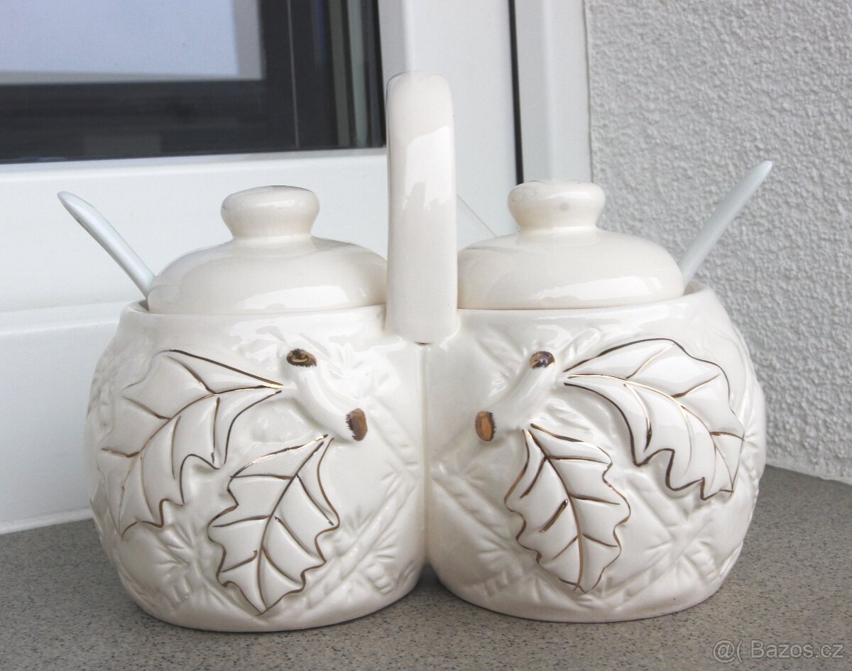 Porcelánová nádoba na omáčky/oleje, motiv lístečků
