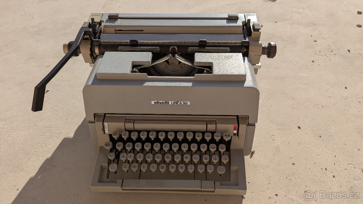 Psací stroj Olivetti Linea 98