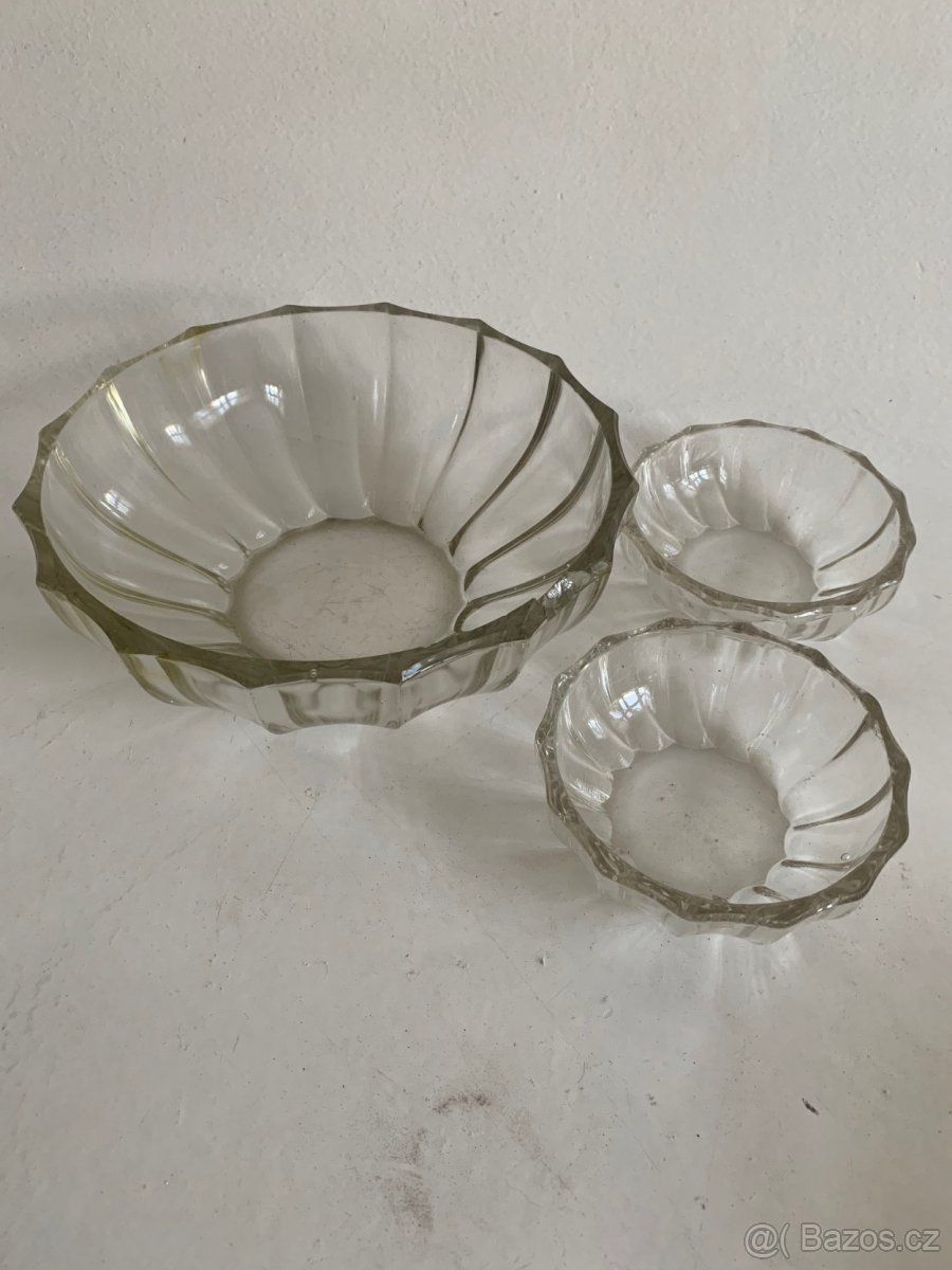 Starožitné skleněné mísy, 3 ks