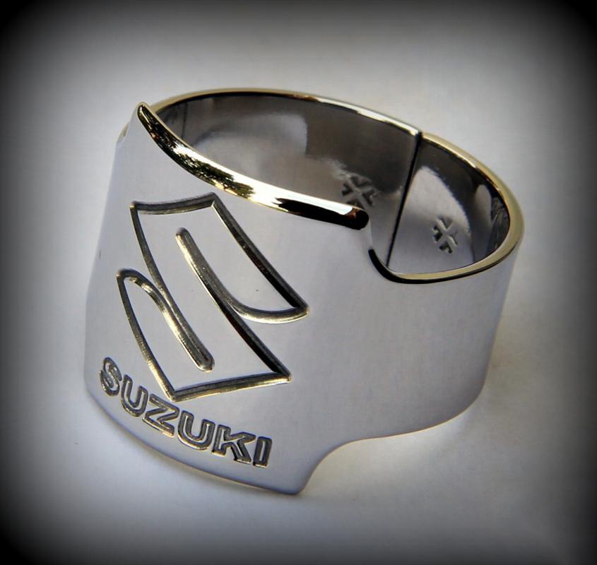Motorkářský prsten SUZUKI