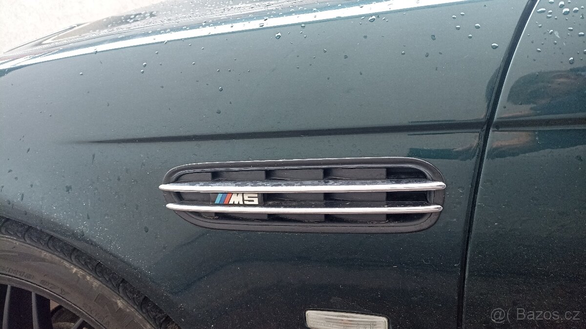 BMW e39 M5 přední blatníky s průduchy M5