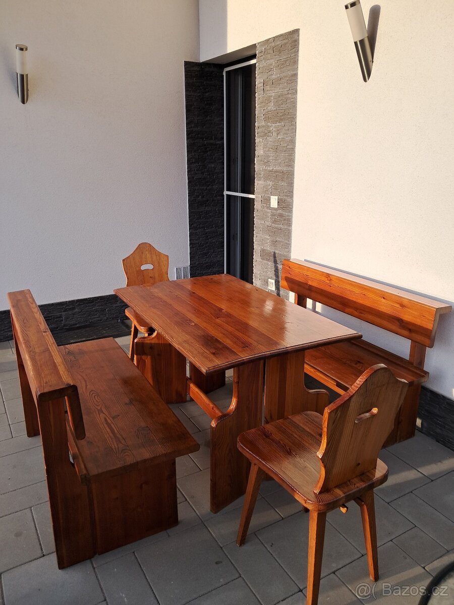 Stul set + 2 stolicky + 2 lavice . Masív červený smrek